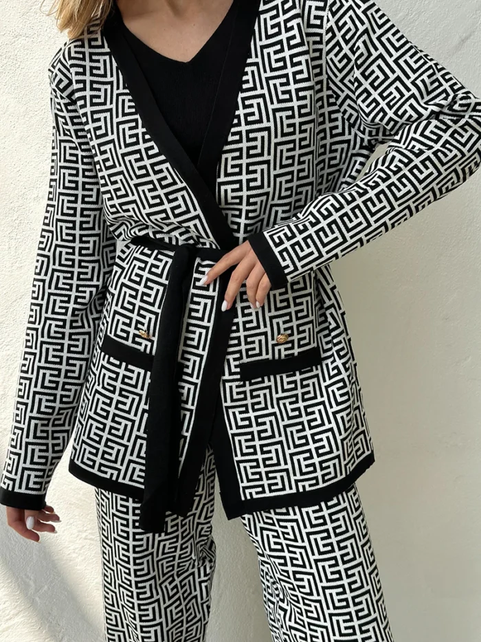 Women three piece suit (Winter Friendly) - Image 3